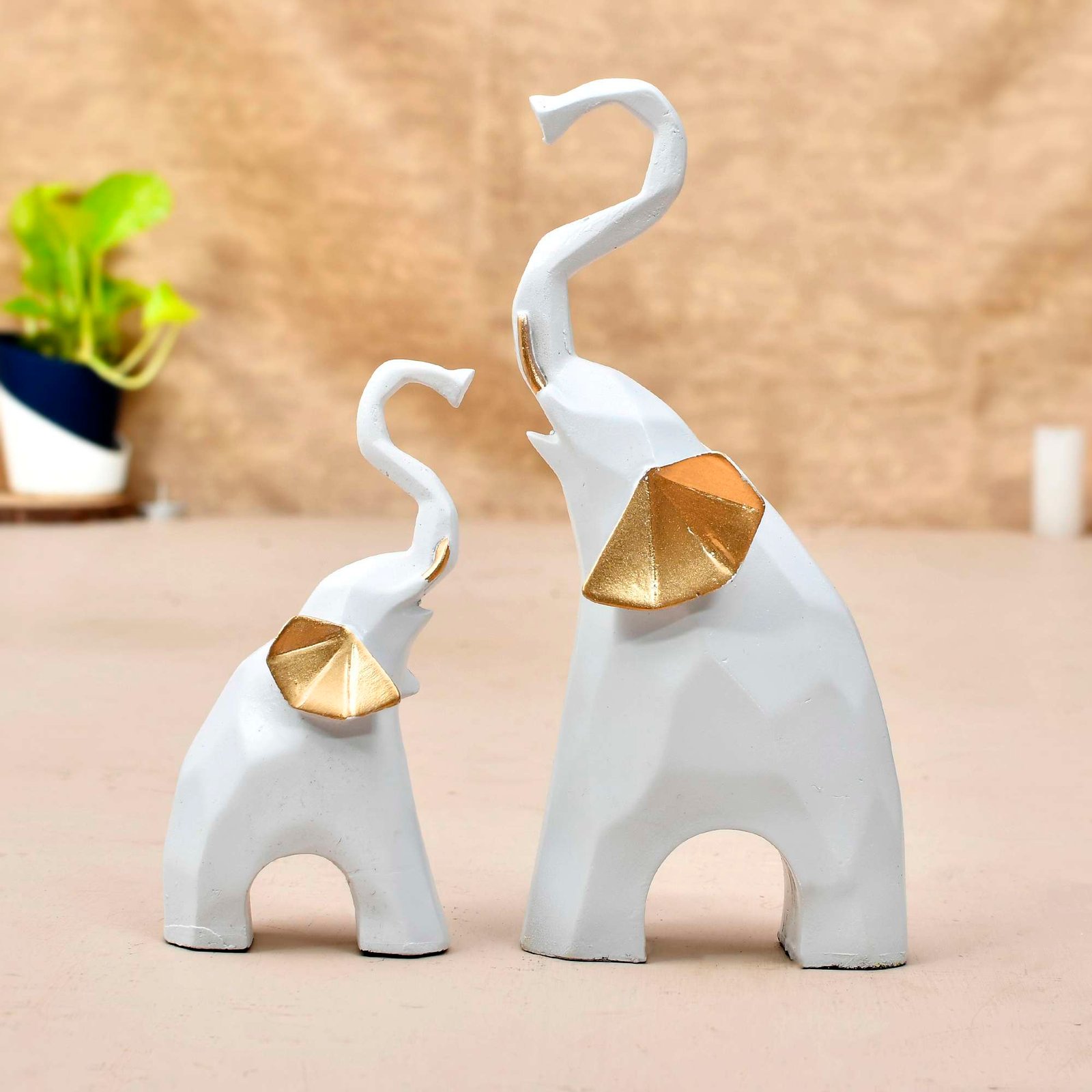 Elephant Family Statue - Image 3